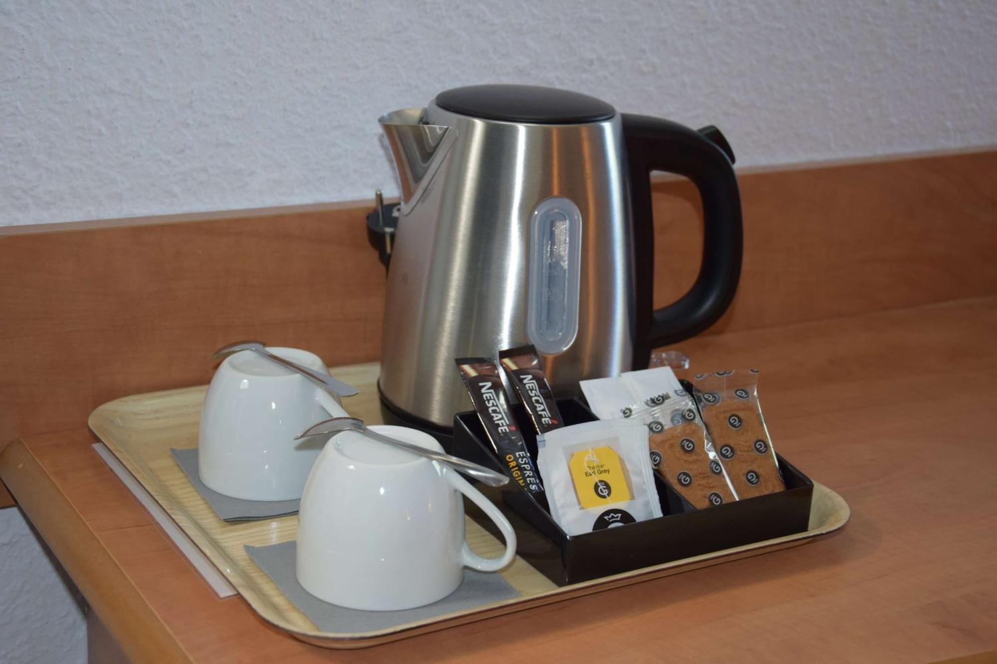 Brit Hotel Caen Herouville Экстерьер фото