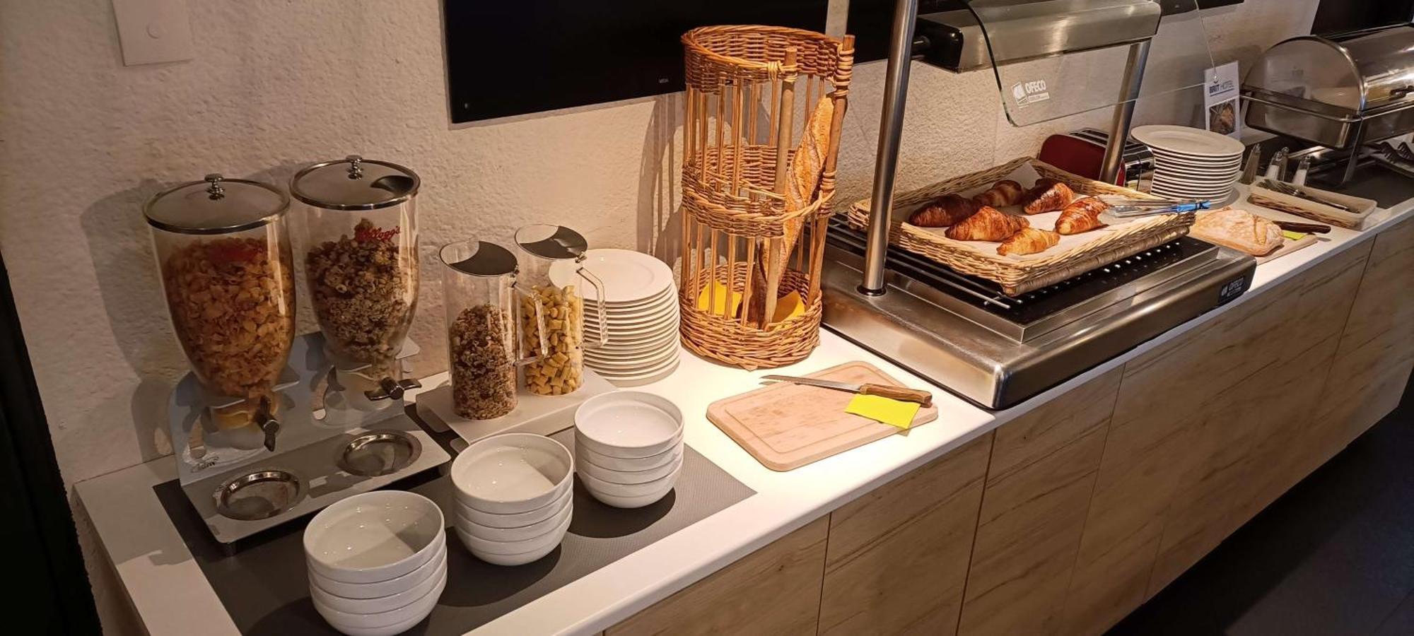 Brit Hotel Caen Herouville Экстерьер фото