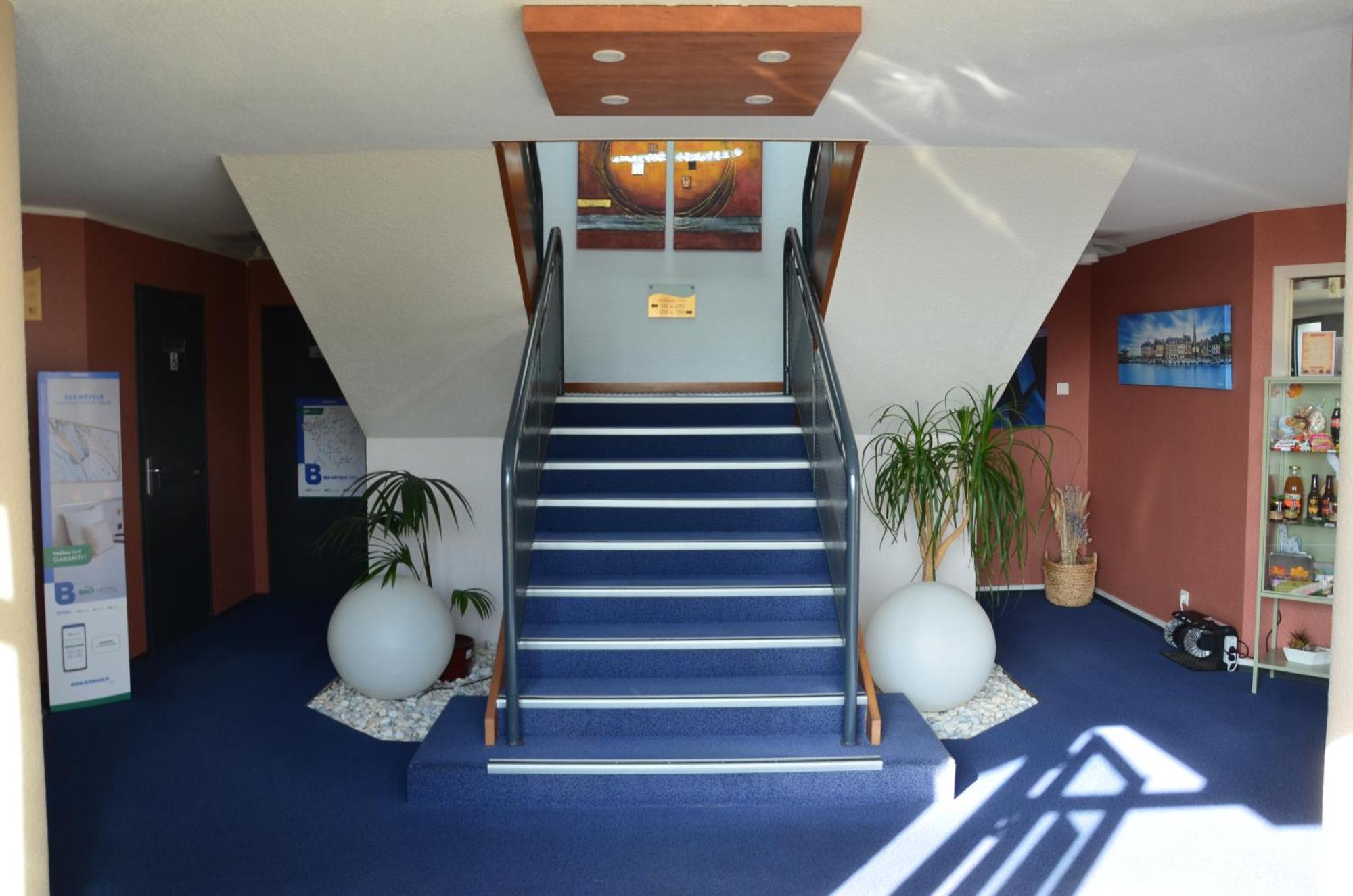 Brit Hotel Caen Herouville Экстерьер фото