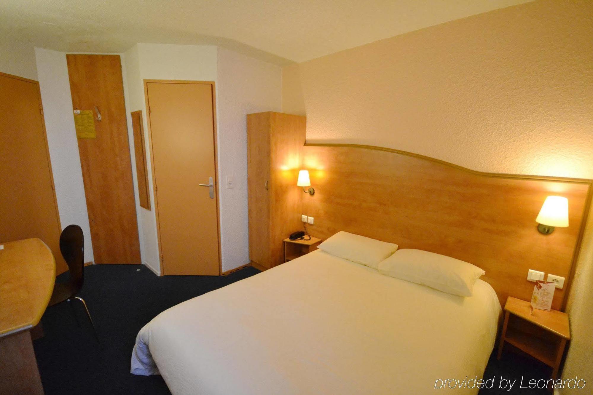 Brit Hotel Caen Herouville Экстерьер фото