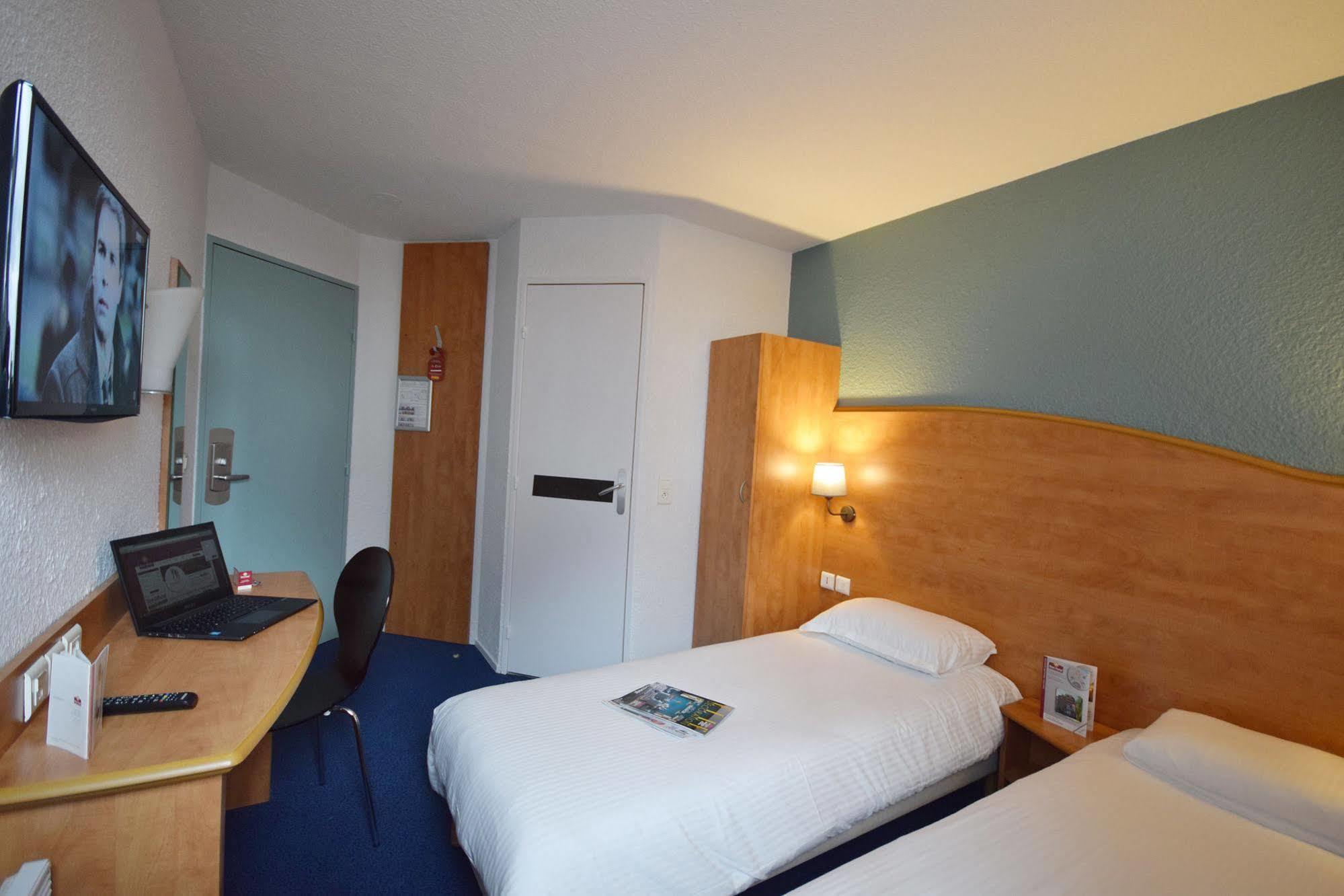 Brit Hotel Caen Herouville Экстерьер фото